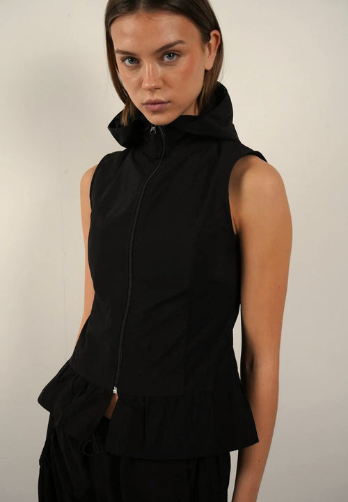 Dola Vest Black