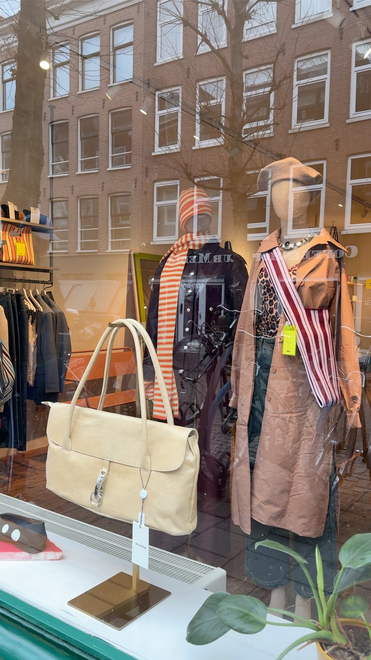 Our window on Gerard Doustraat