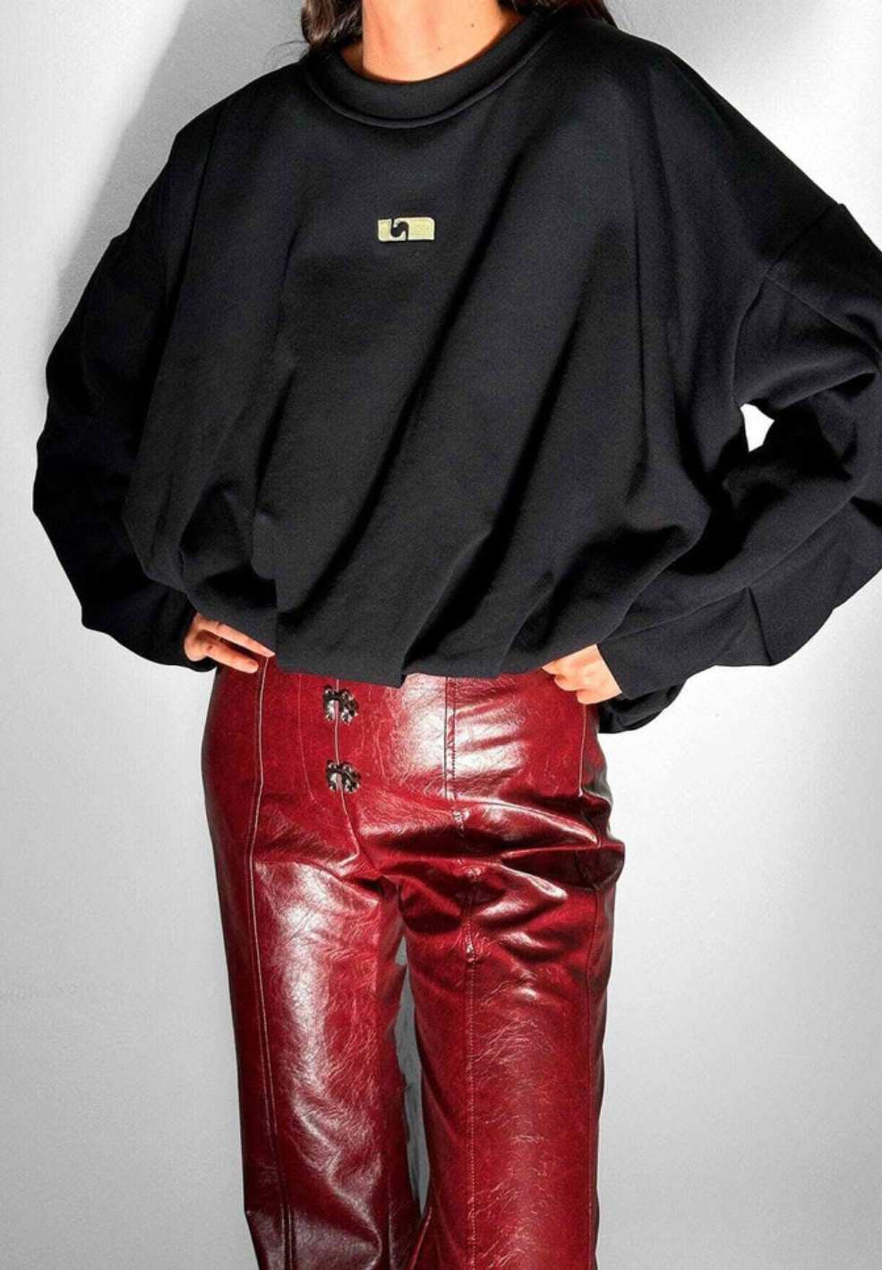 Kelly Sweatshirt Black-Tops- by Laagam- Verse Amsterdam