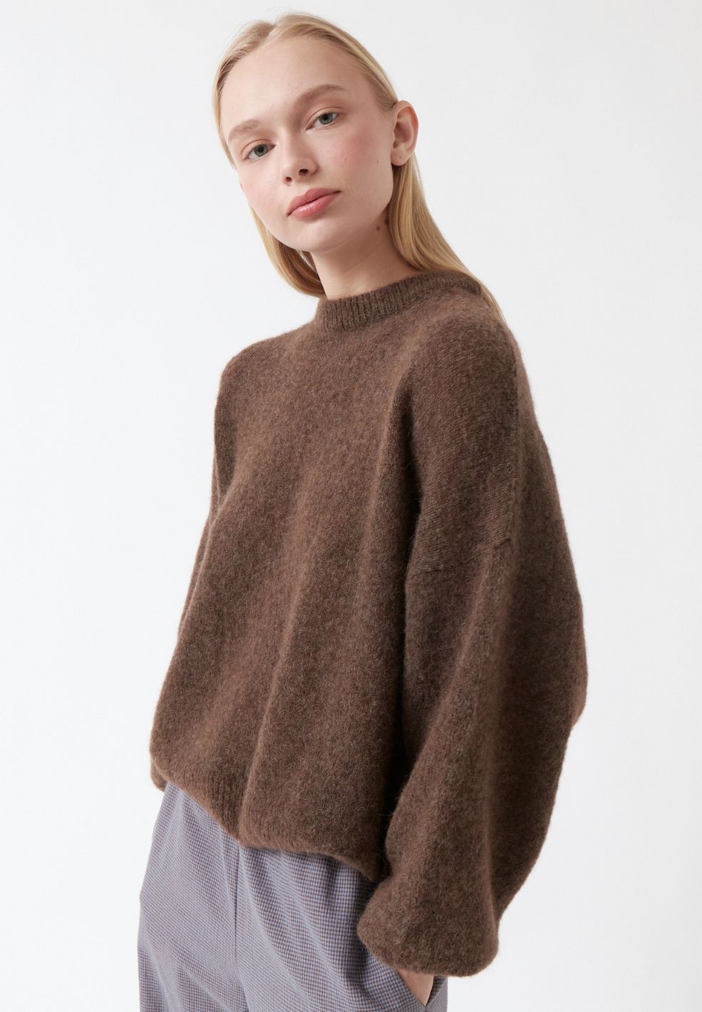 Galeta Round Neck Sweater Brown-Knitwear- by AMT- Verse Amsterdam