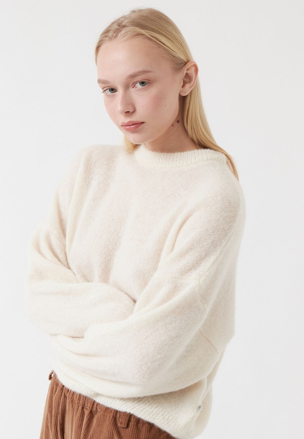 Galeta Round Neck Sweater Cream-Knitwear- by AMT- Verse Amsterdam