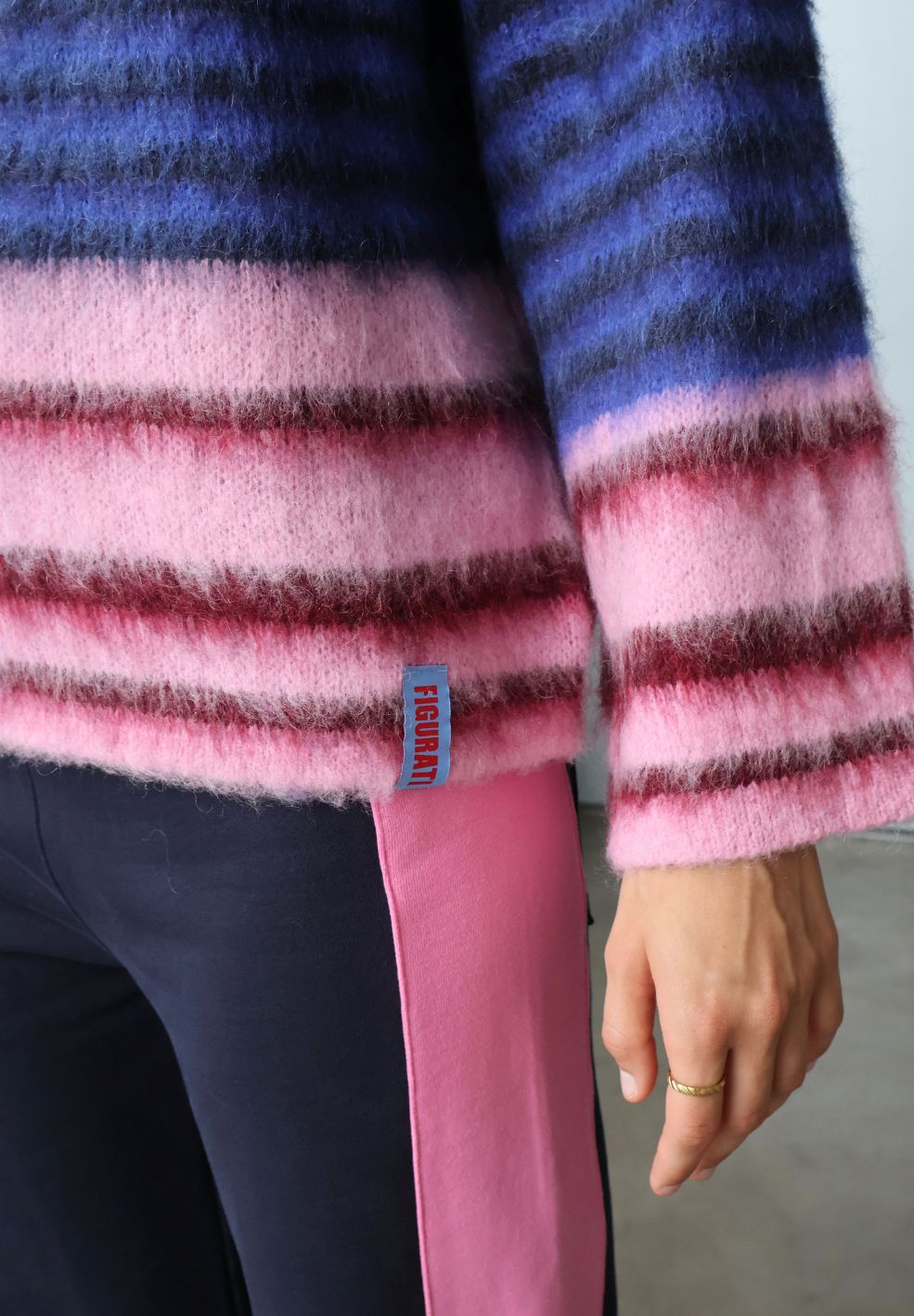 Fuzzy Sweater Bambi ( Blue / Pink)