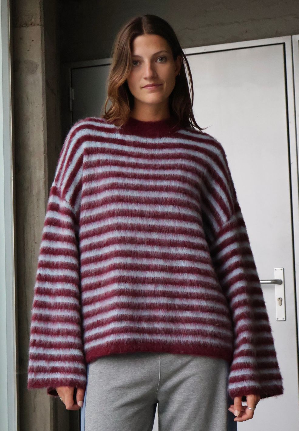 Fuzzy Sweater Aria ( Burgundy / Blue )