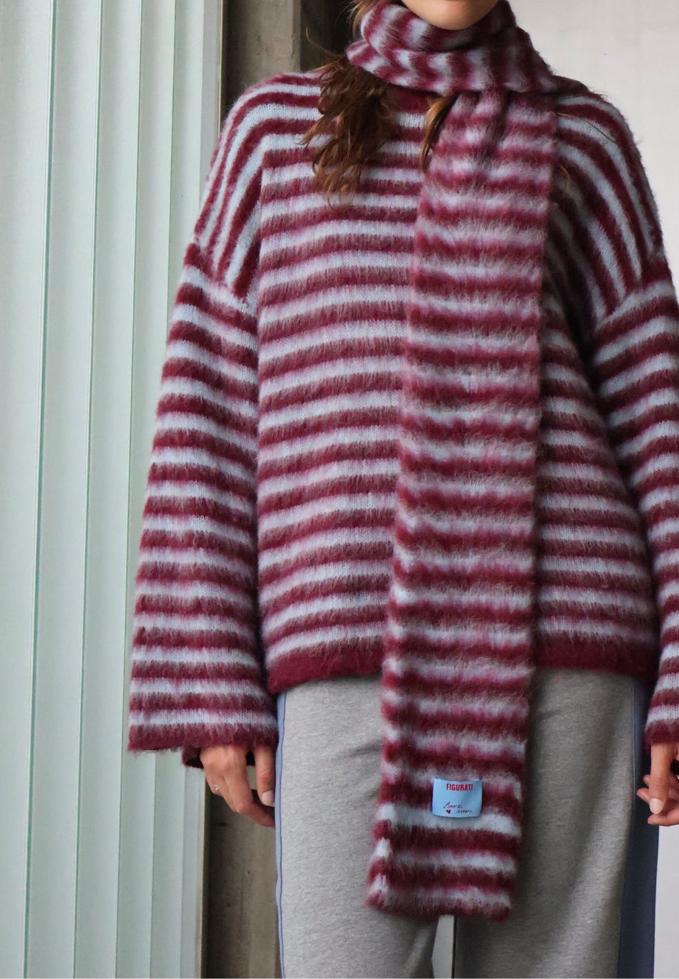 Fuzzy Scarf Aria ( Burgundy / Blue)