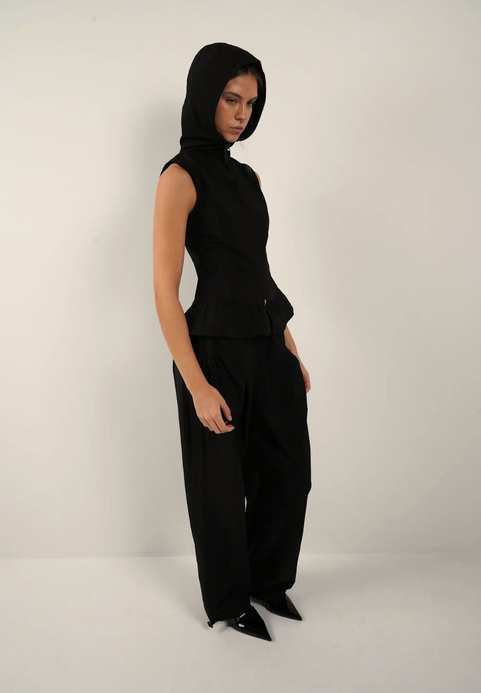 Dola Vest Black